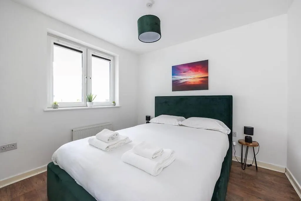 Stunning 1 Bd Flat In Lochend Park With A Patio Daire Edinburgh Birleşik Krallık