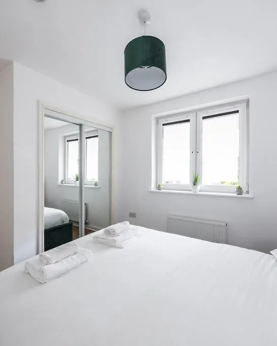 Stunning 1 Bd Flat In Lochend Park With A Patio Daire Edinburgh Birleşik Krallık