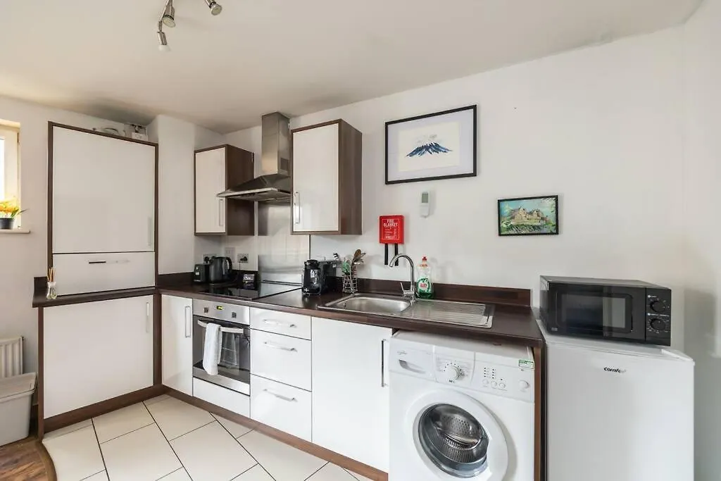 Stunning 1 Bd Flat In Lochend Park With A Patio Daire Edinburgh Birleşik Krallık